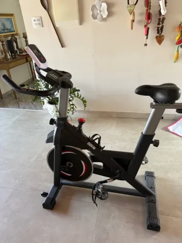 BICICLETA ERGOMÉTRICA . NUNCA USADA !