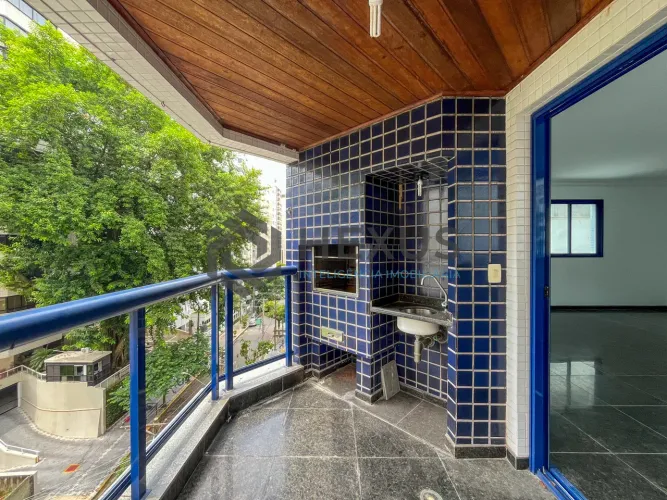 Apartamento com varanda gourmet a 3 quadras do mar nas Pitangueiras, Guarujá