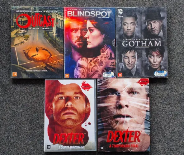 Lote séries de Crime e Suspense: Dexter, Gotham, Blindspot e Outcast"