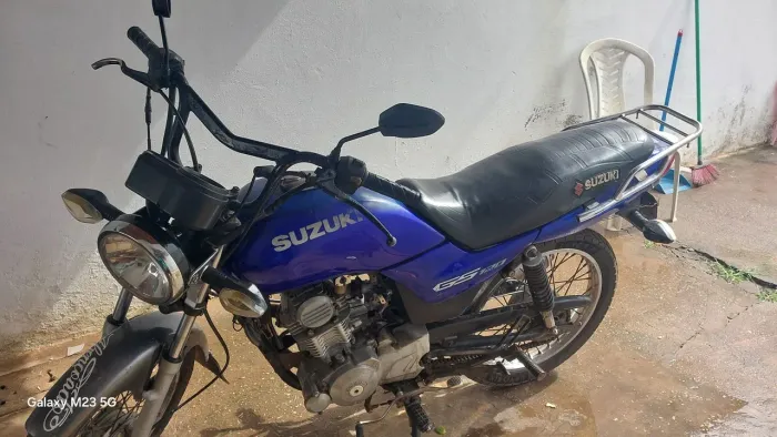 Vendo excelente moto Suzuki gs120 por apenas R$ 4,500