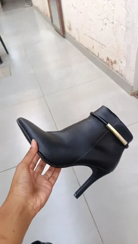 BOTA FEMININA VIZZANO