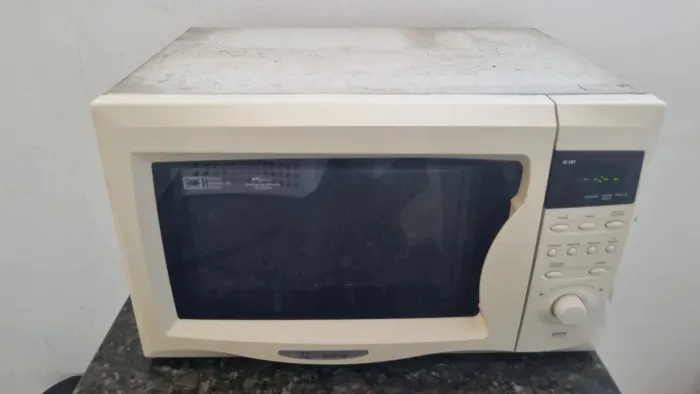 Micro-ondas CCE M-301