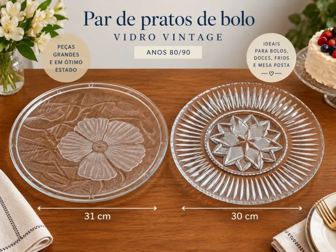Par de pratos de bolo de vidro vintage anos 90 - 30 e 31 cm - relevo floral