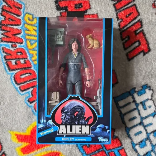 Action Figure Ellen Ripley - Alien (40th Anniversary) - NECA (Rara)