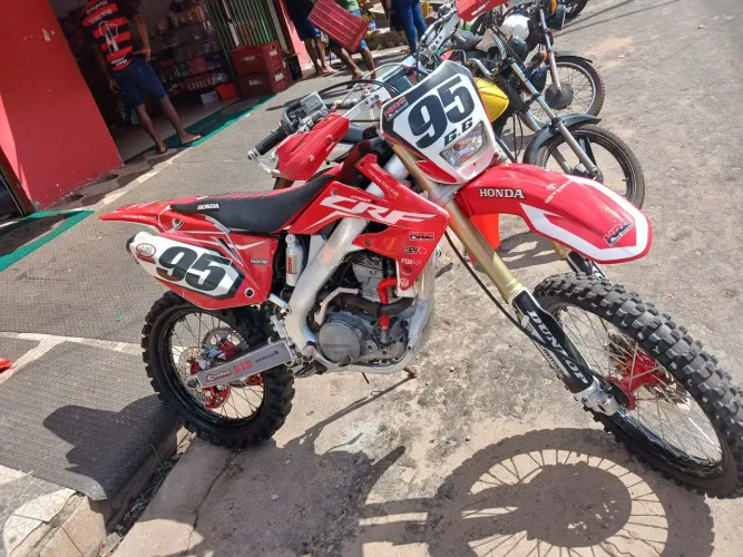 CRF250X importada preço de nacional.