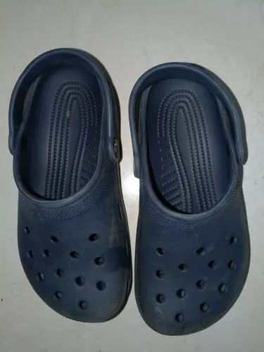 Vendo 2 Crocs