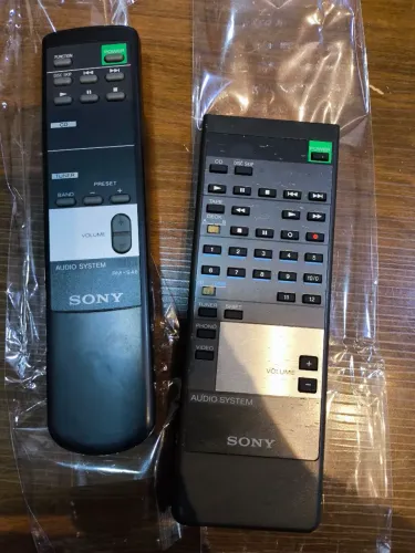 Controle remoto ÁUDIO SYSTEM  Sony RM - S170 E RM -S46 VALOR DA UNIDADE LEI A DESCRIÇÃO 