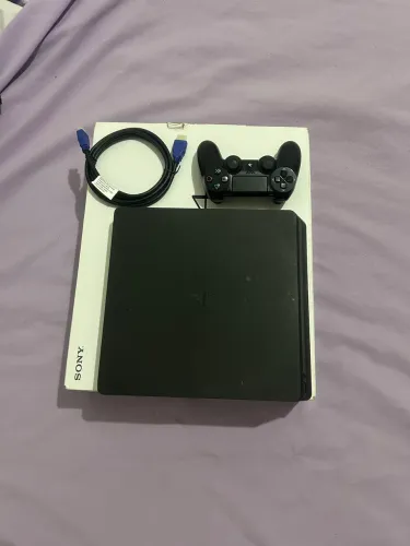 PS4 semi novo