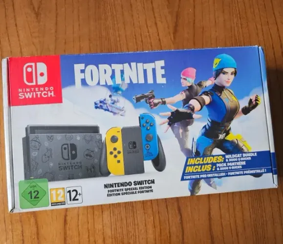 Nintendo Switch V2 - Edição Fortnite