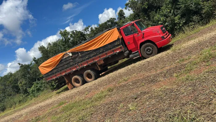 1620 ano 2005 /motor novo 6 marcha reduzido 2 peneis novos