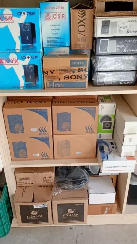 Lote de Caixas de Som para Som Ambiente