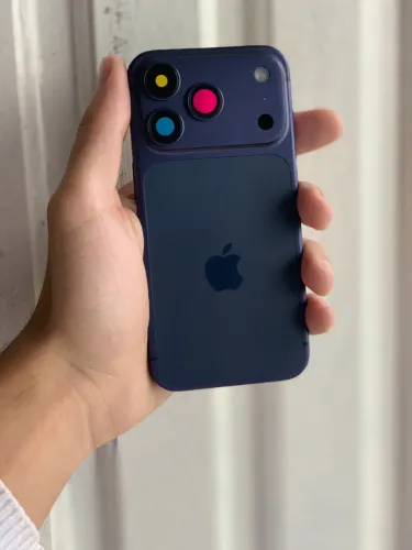 Carcaça iPhone 14pro estilo 17 pro azul