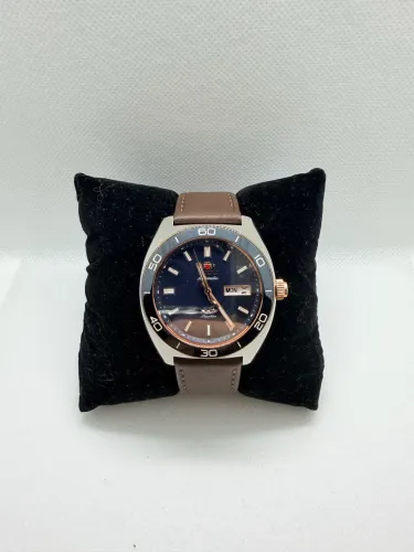 Orient 3 Estrelas Elegance com detalhes Rose