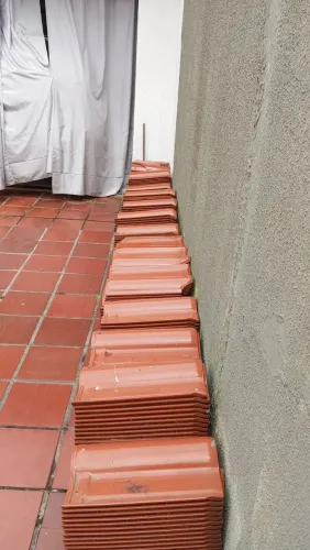Telha, madeiramento e calha para 30 m2
