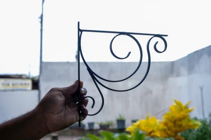 Cantoneiras de Ferro no Estilo Colonial