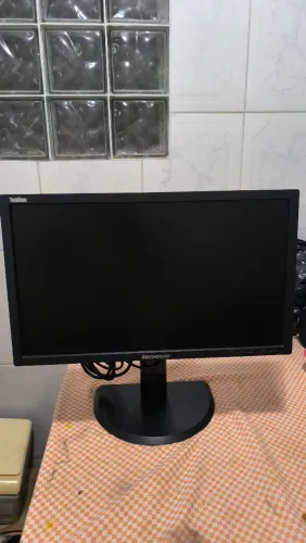 Monitor Lenovo ThinkVision LT2223pwC 22" Full HD - Ajuste de Altura