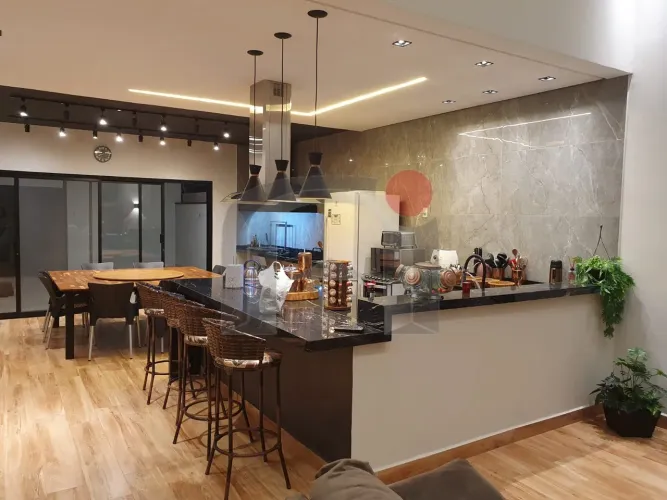 CASA MODERNA EM CONDOMÍNIO FECHADO