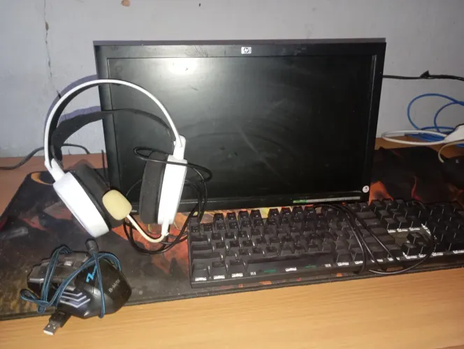 Monitor, teclado mecânico, fone gamer