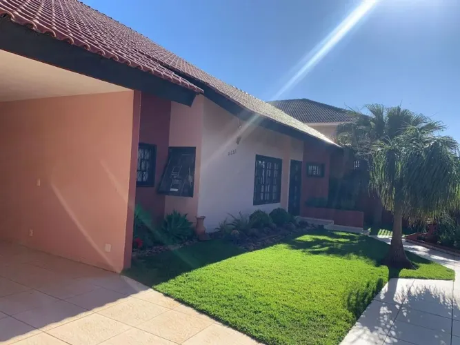 Casa com 3 dormitórios à venda, 300 m² por R$ 1.900.000,00 - Country - Cascavel/PR