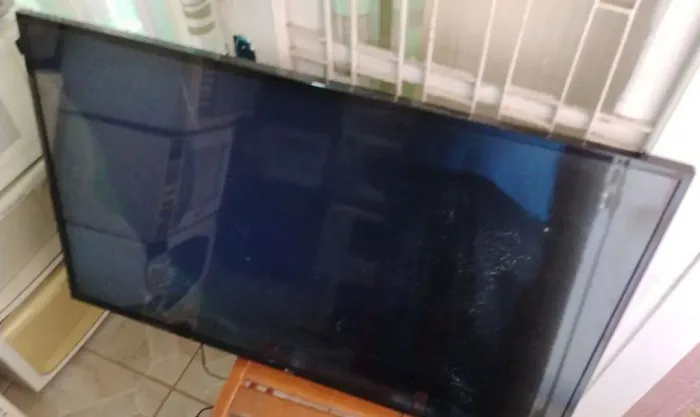 Vendo Tv LG com defeito