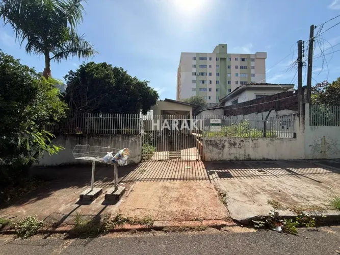 Terreno a venda na Zona 07 - Maringá/PR