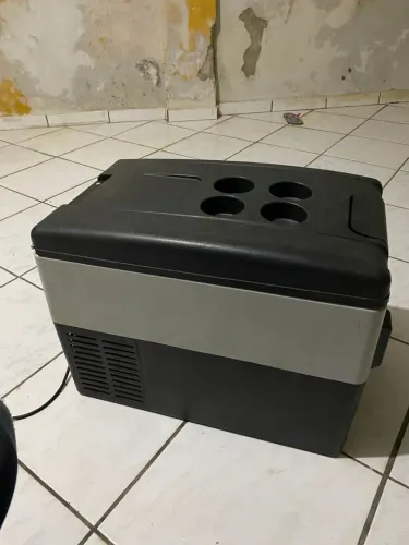 Geladeira Elétrica para Caminhão - Conservada e Funcionando 