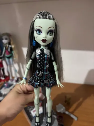 Monster High Frankie Stein Creeproduction 