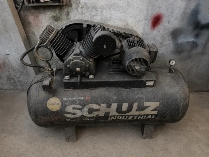 COMPRESSOR 30 pés 350L INDUSTRIAL TRIFÁSICO FUNCIONANDO PERFEITAMENTE