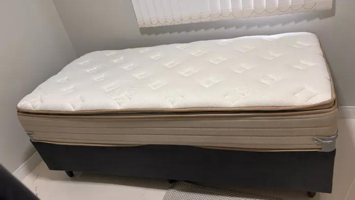 Vendo cama de solteiro
