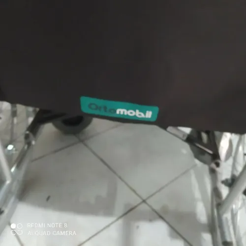 Vendo cadeira de rodas nova
