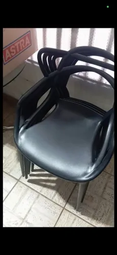Cadeiras modernas 15 disponível 90 reais cada