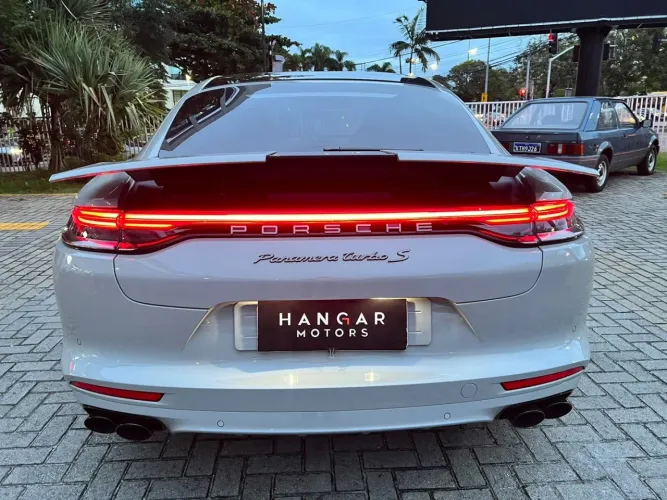 Porsche Panamera Turbo S E-hybrid 4.0 550cv 2023