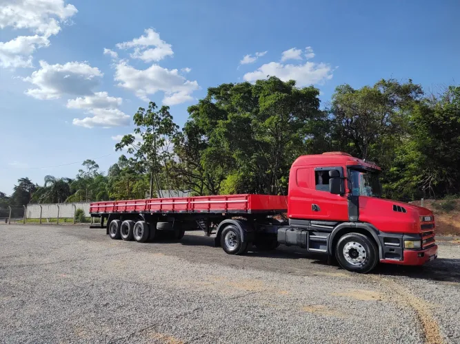 Vendo carreta Krone ano 2000 . Grade baixa 