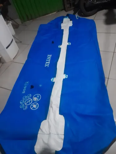 Piscina estrutural Intex, 2.282 litros, 2,60 comp.1,60 largura, 65 alt 