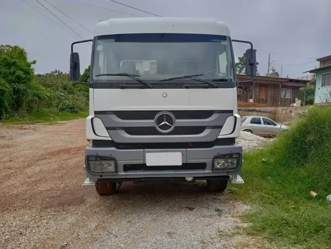 Mercedez-Benz 2831 Caçamba 2012