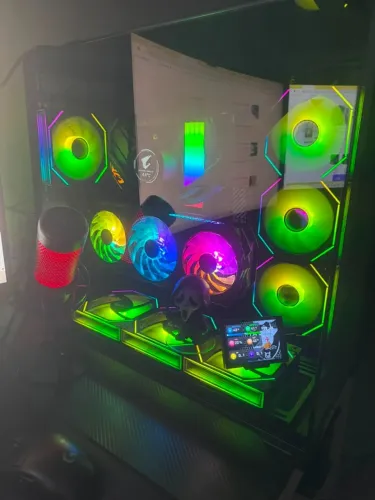 PC GAMER RYZEN 7 9800X3D - ROG STRIX B650E-F - RTX 4070 TI SUPER