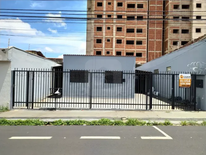 Casa para locação no bairro Martins