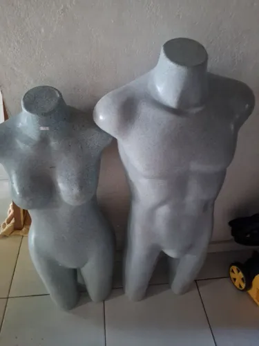 Manequins.