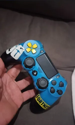 Controle de PS4 edicao Fortnite 