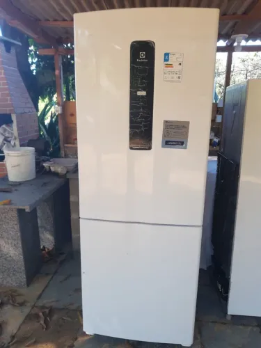 Geladeira inverte Electrolux