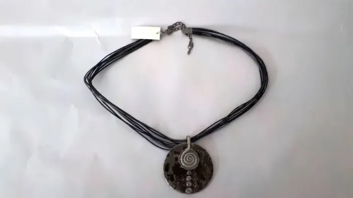 Colar Cordão Com Pendante Redondo Em Metal Esotérico Preto