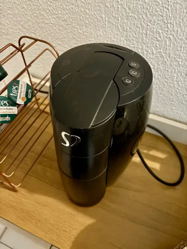 Vendo cafeteira 3 corações em cápsula