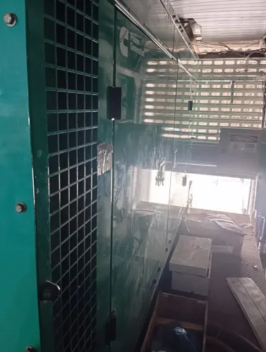 Gerador CUMMINS 100 kVA (100kVA) 2012