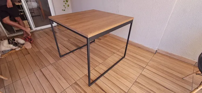 Mesa de Jantar Quadrada Industrial