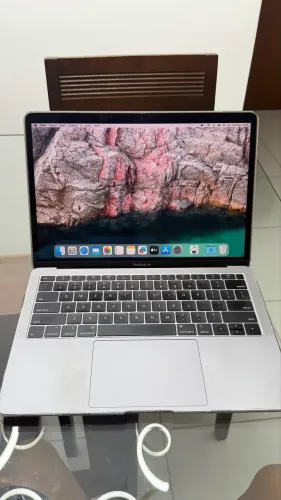 MacBook Air 2019 I5