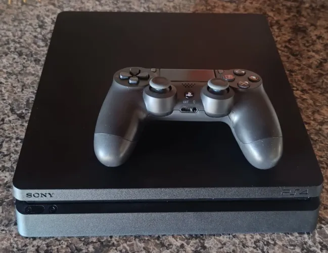 Playstation 4 Slim