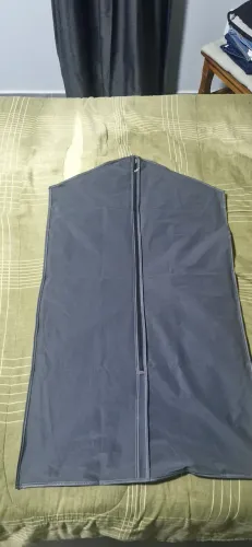 Protecao para roupas com zíper em plástico reforçada