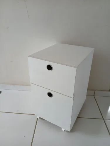 Mesa de cabeceira gaveteiro funcional