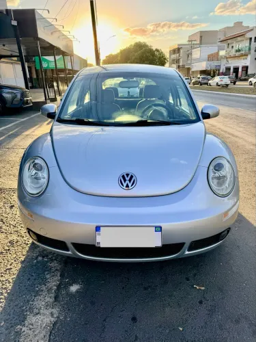 Volkswagen New Beetle 2.0 MI Mec./aut. 2010