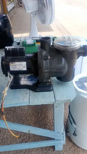 Vendo essa bomba de piscina valor 500,00